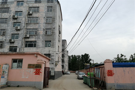 出售泰安府前花园3室2厅1卫126平精装修